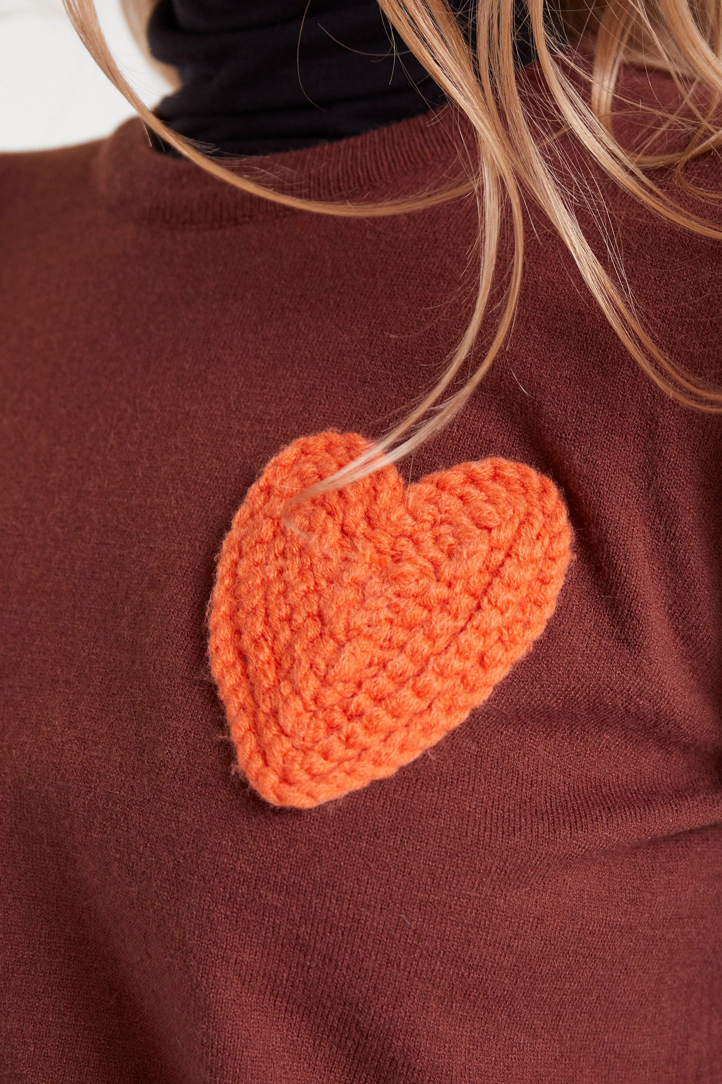 Burgundy knitted Sweater with Heart Print