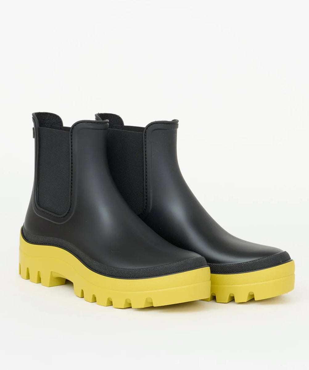 Prahara Black/Cress Green Boots