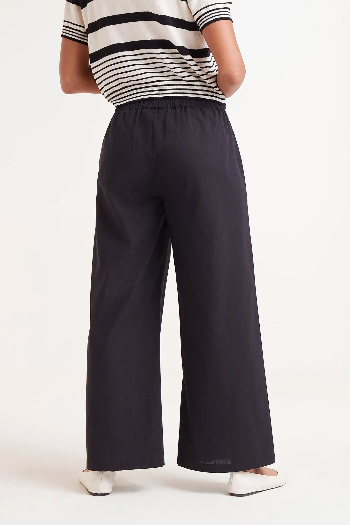 Straight Trousers with Black Buttons
