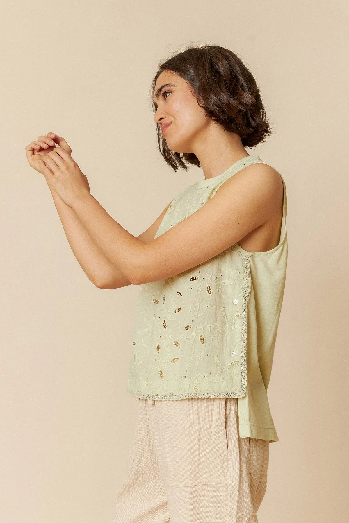 Lace Sleeveless Combined T-Shirt