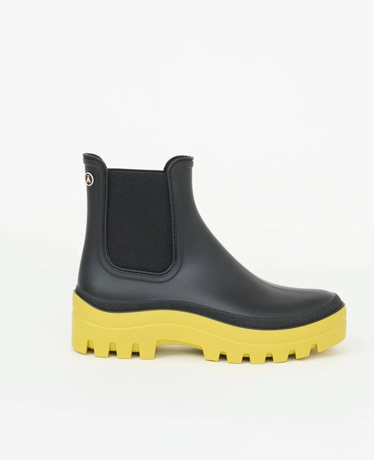 Prahara Black/Cress Green Boots