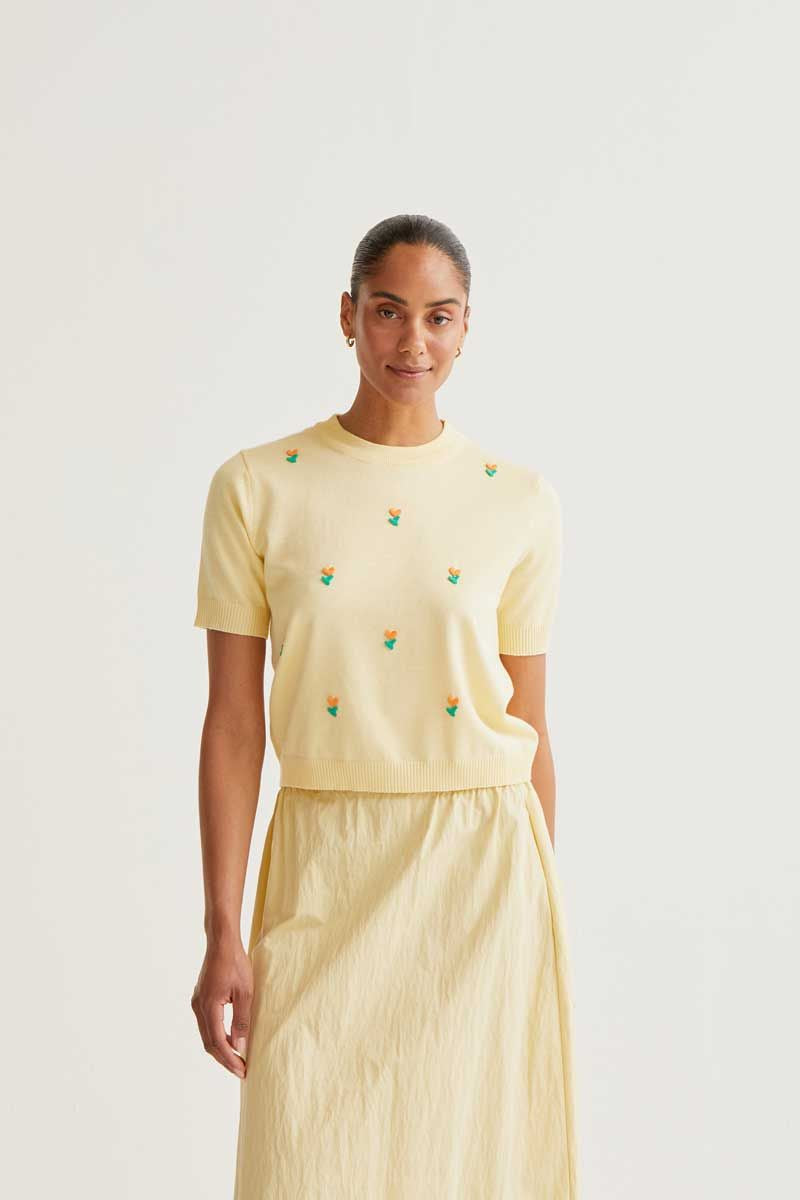 Soft Yellow Point Top with Flowers