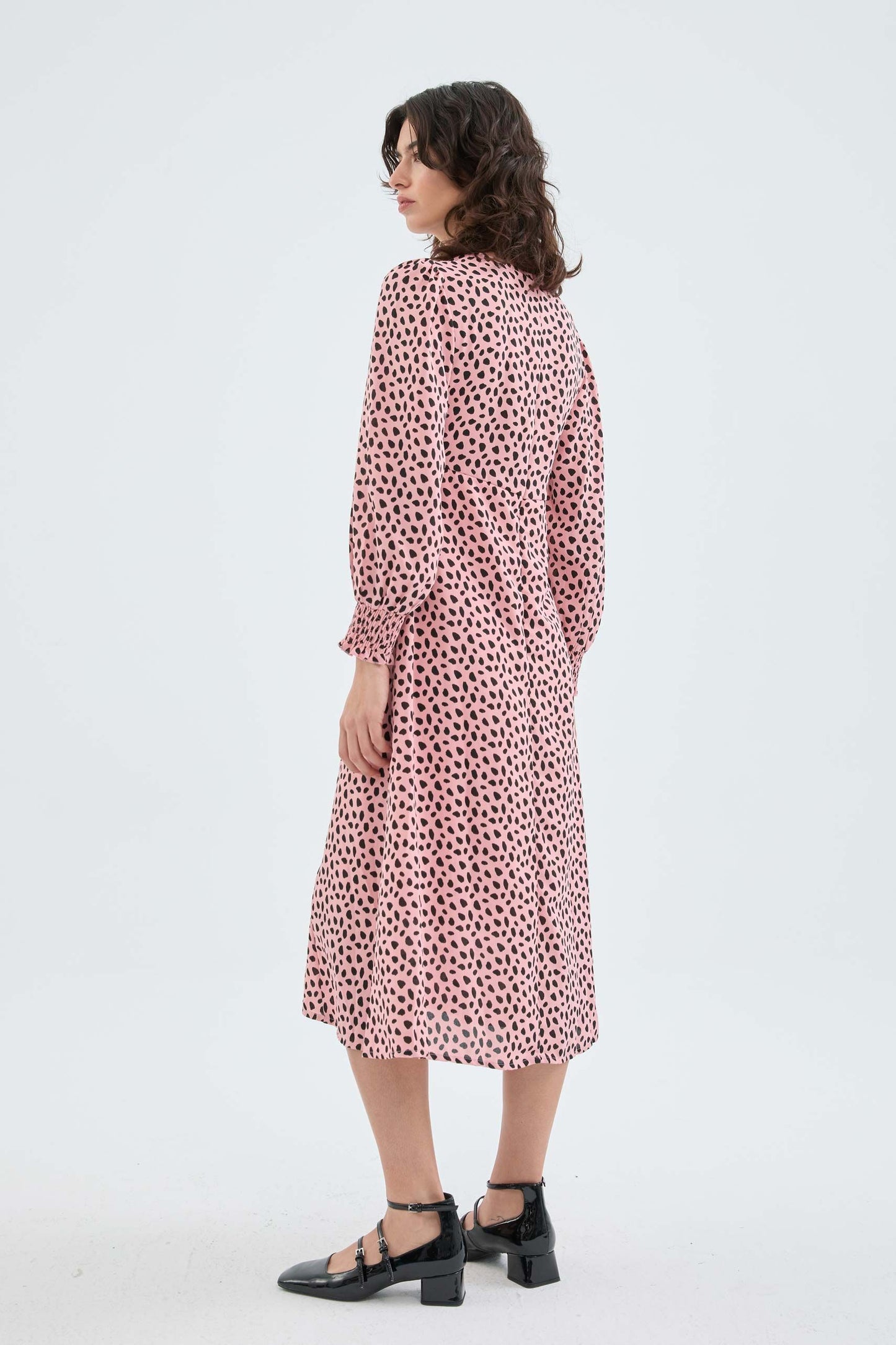 Midi dress with long sleeves and pink polka dot print