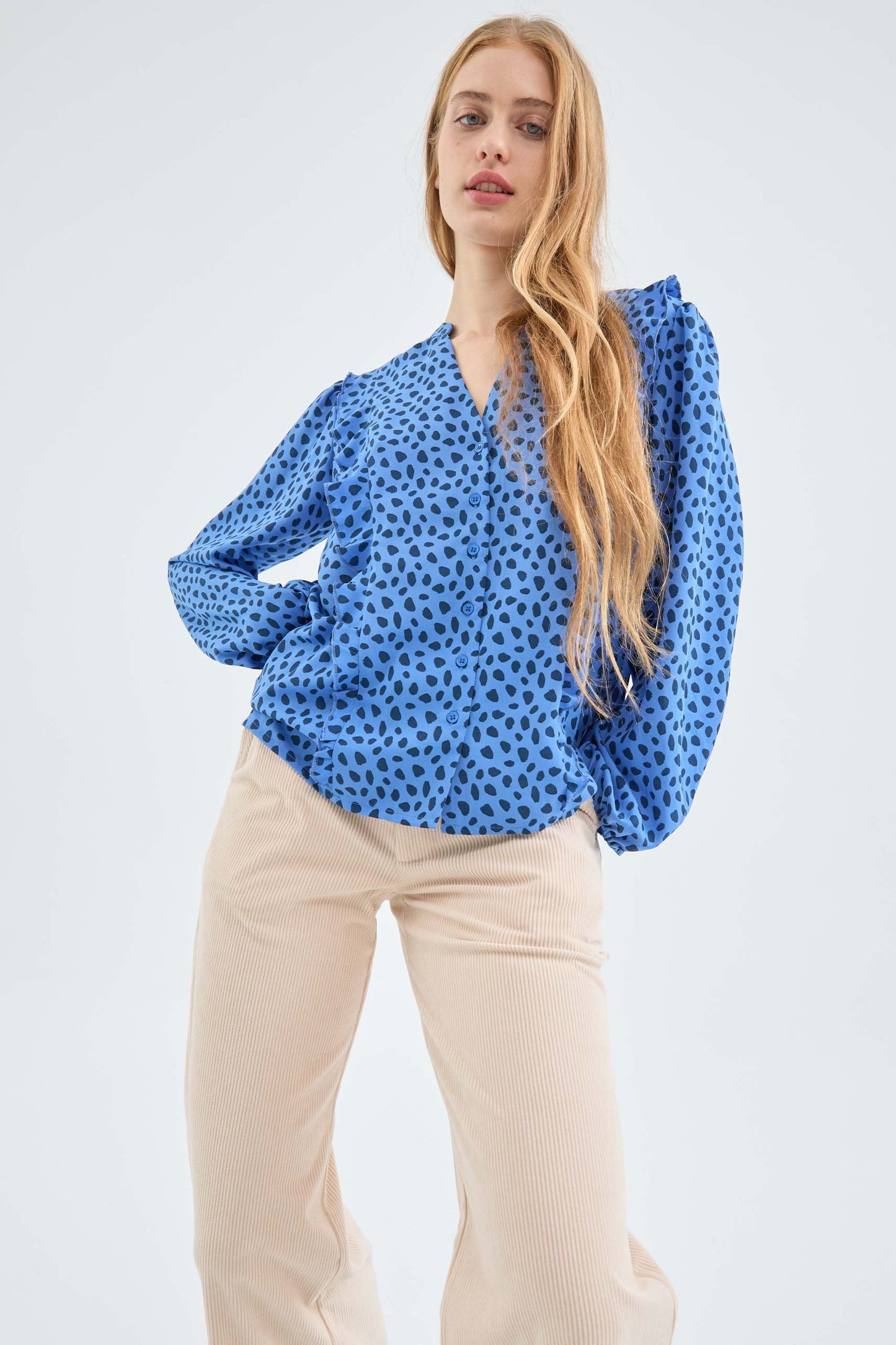 Long-sleeved blouse with ruffles