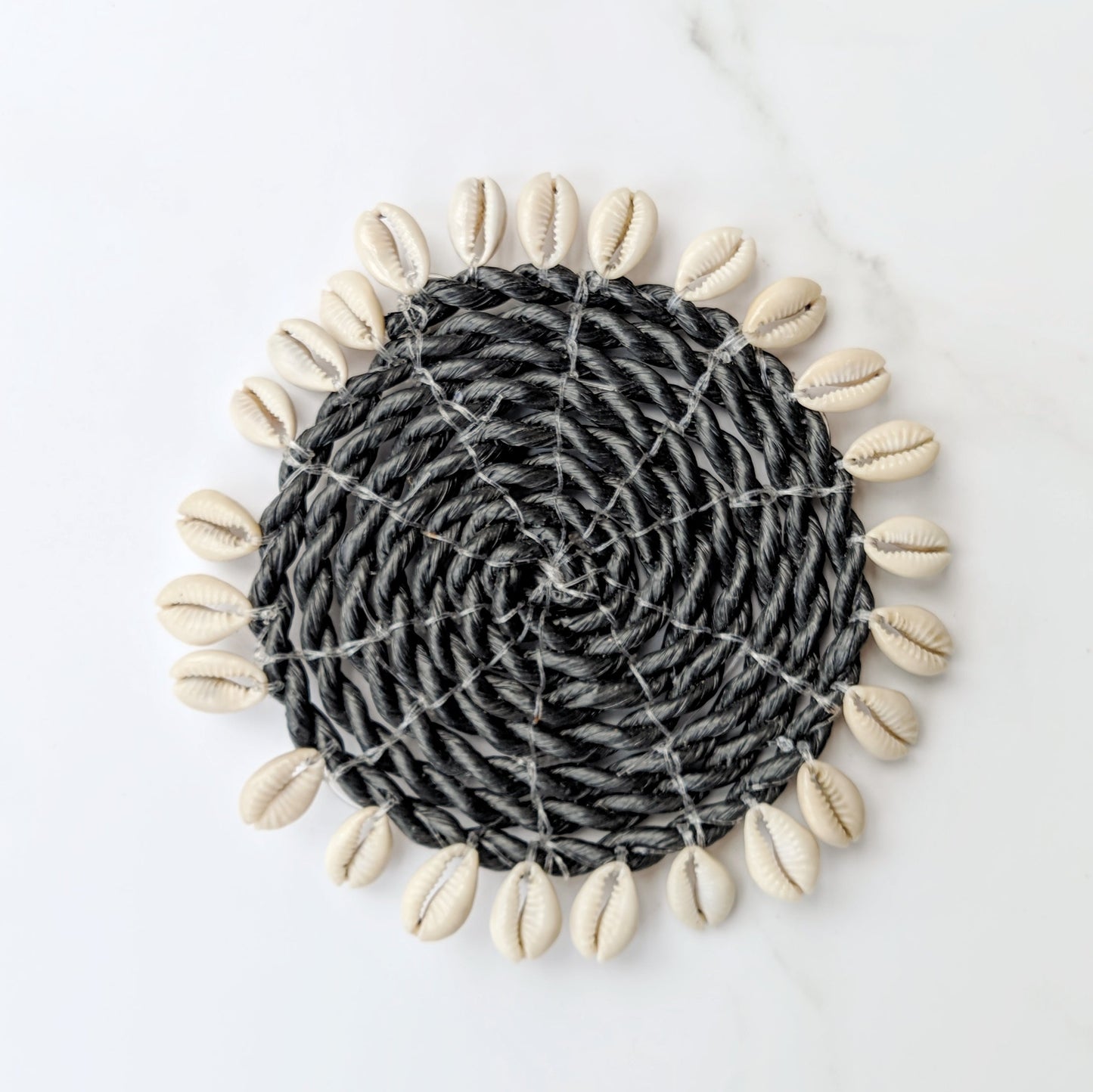BLACK SEAGRASS AND SHELL COASTER SMALL